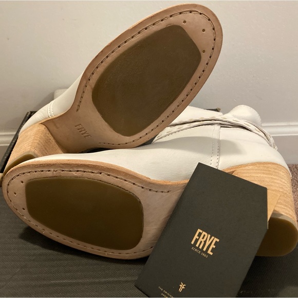 NWT Frye Naomi Pickstitch boots in ivory! - Picture 2 of 7